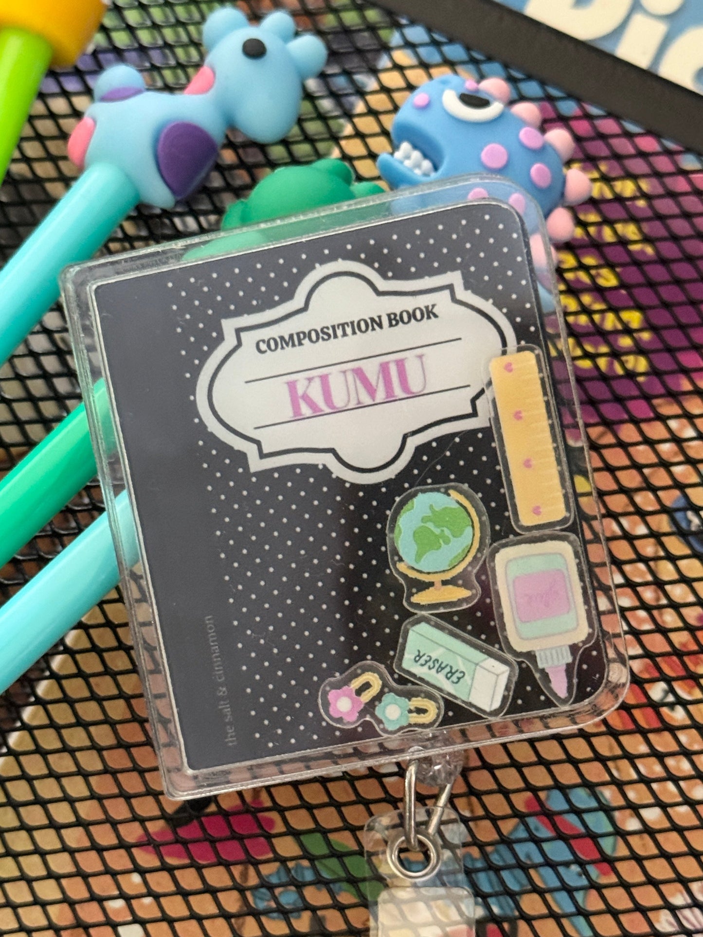 Kumu Notebook Shaker Badge Reel